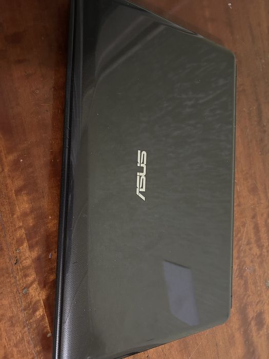 Продам ноутбук ASUS в отличном состояние