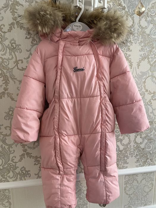 Продаю детский комбинезон зима