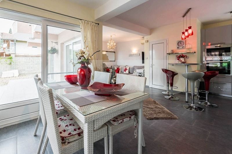 Продава се Къща в к.к. Албена - 185 кв.м за 1509 €/кв.м - Снимка #1