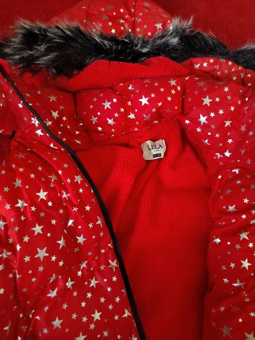 Куртка в отличном состоянии на девочку 8-10лет. Производство Турция