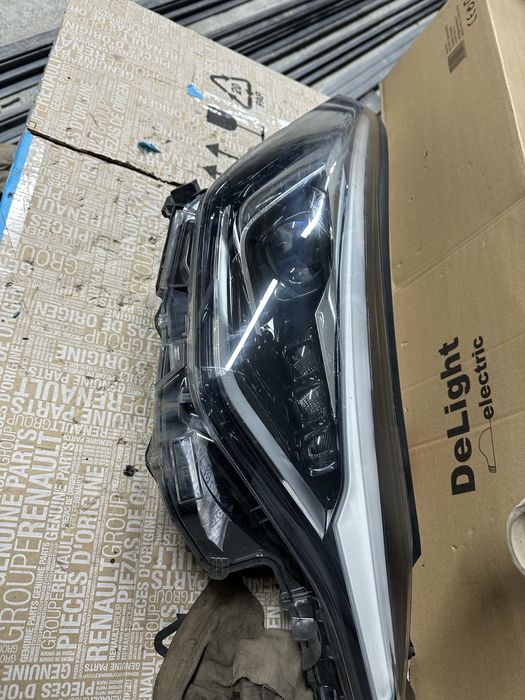 Far dreapta toyota chr