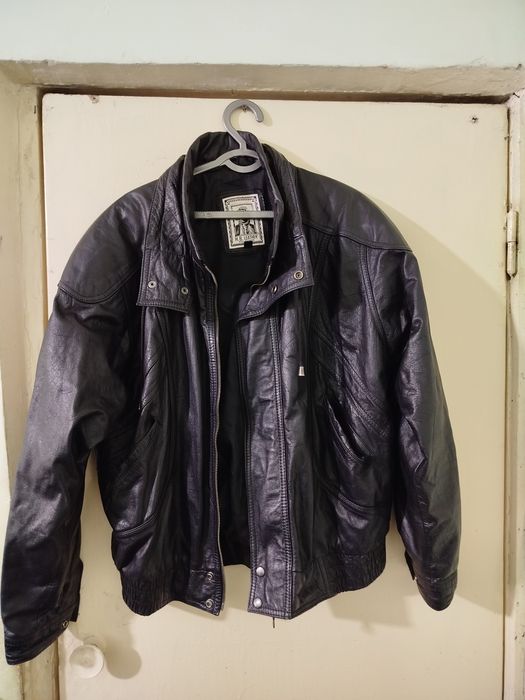 Продам кожаные куртки.