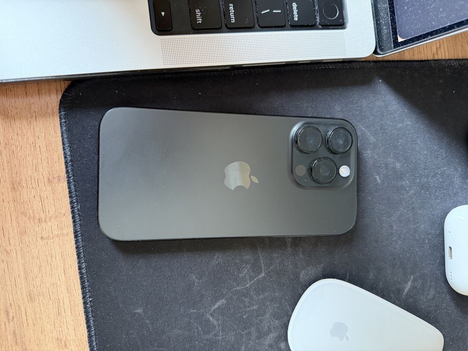 Iphone 16 pro akb 93%