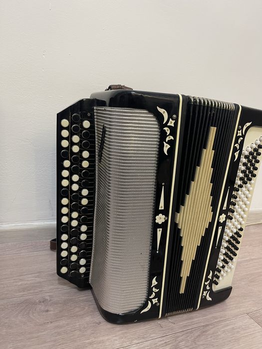 Продам Баян 70 000