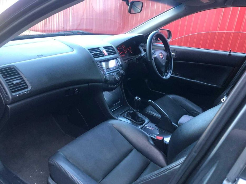 Dezmembram Honda Accord sedan 2005