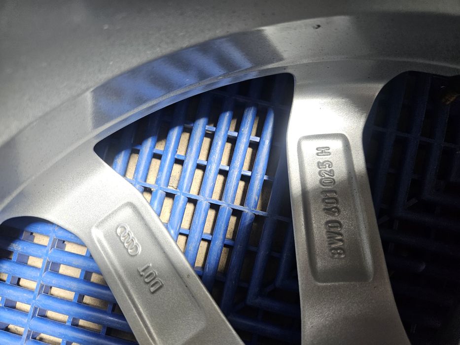 Vând jante r18 Audi A4 A5 A6