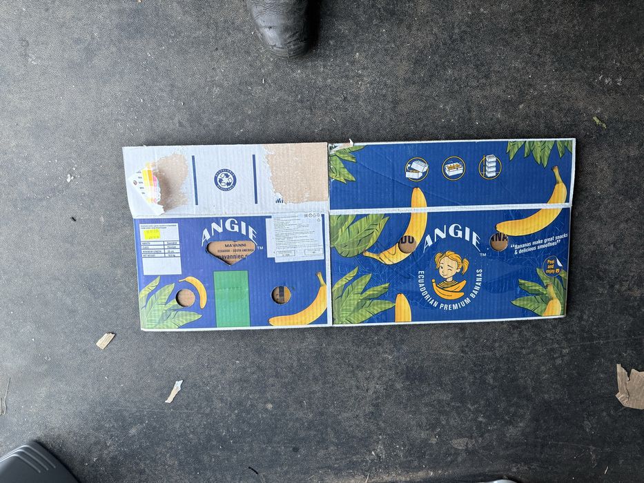 Банан каробка пренемаю