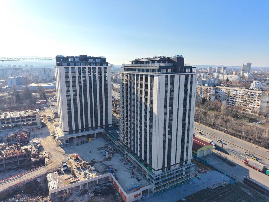 Продава се Двустаен апартамент в София, 7-ми 11-ти километър - 61 кв.м за 819 €/кв.м - Снимка #1