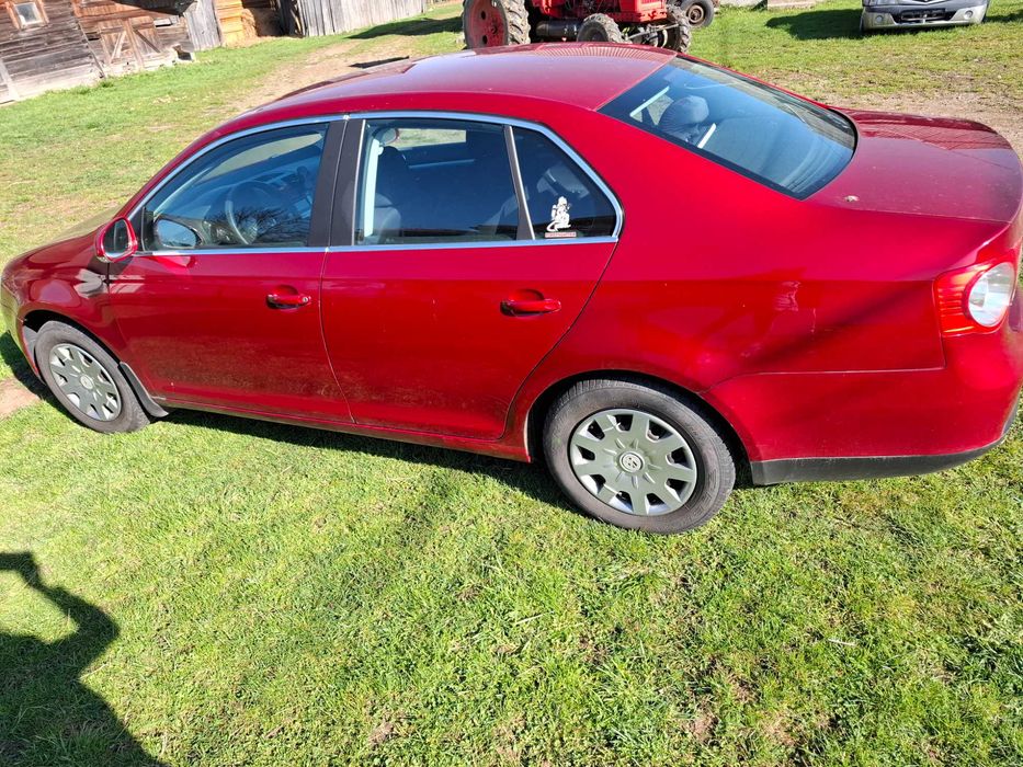Vând Volkswagen Jetta
