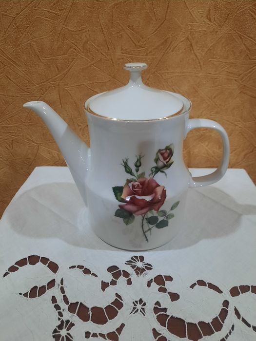 Красивый чайник, Богемия, Чехословакия, вместимость 1 литр, в отличном