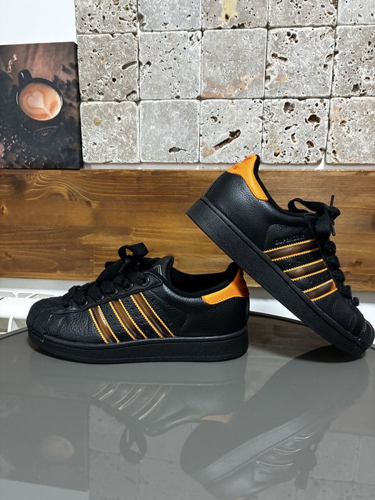 Adidas Superstar Blak/Orange 40 1/2