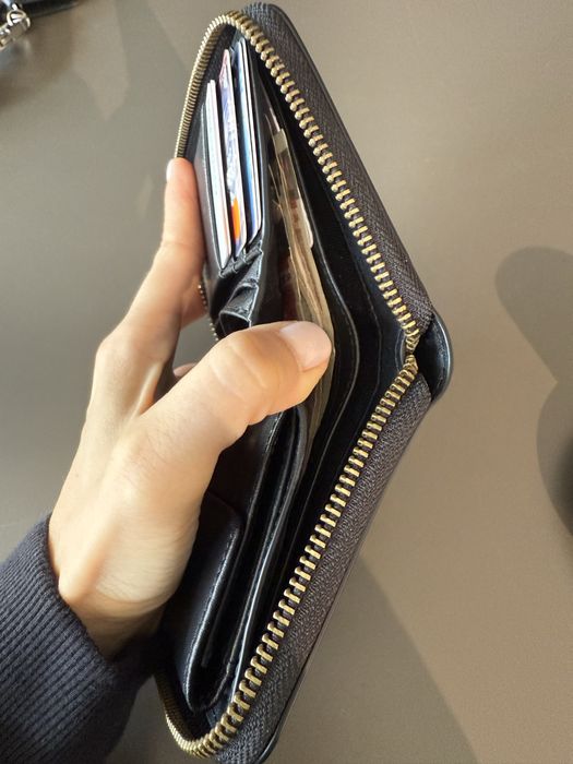 Дамски черен портфейл Pinko