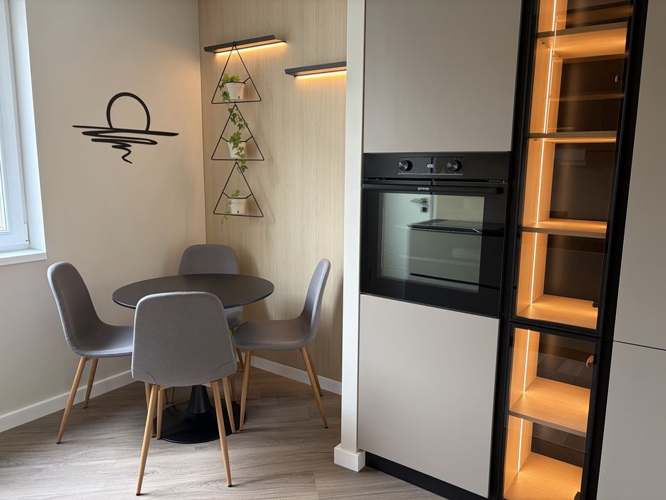 Apartament 2 camere decomandat 79 mp Et 1 la Vila Strand de inchiriat