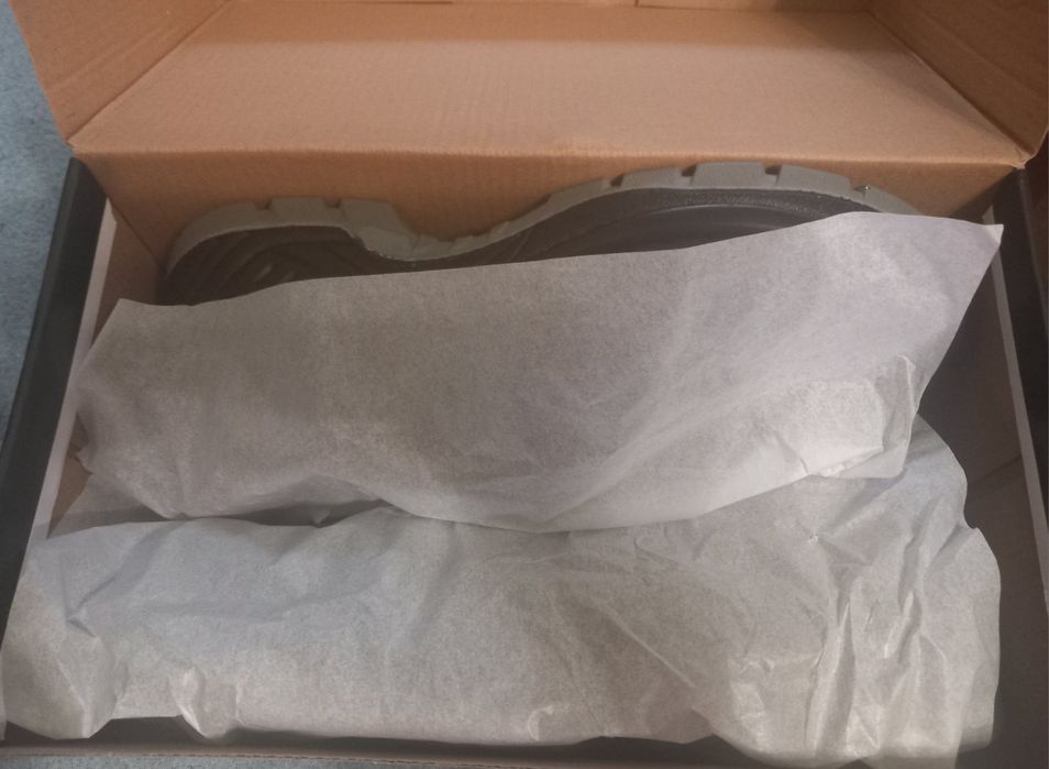 Нови кожени работни обувки