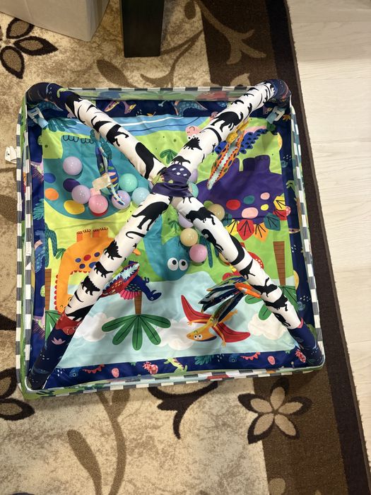 Бебешка активна гимнастика с 18 пластмасови топки Kikka Boo