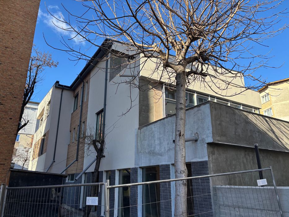 Inchiriez spatii birouri , cabinete medicale , saloane  - Precista