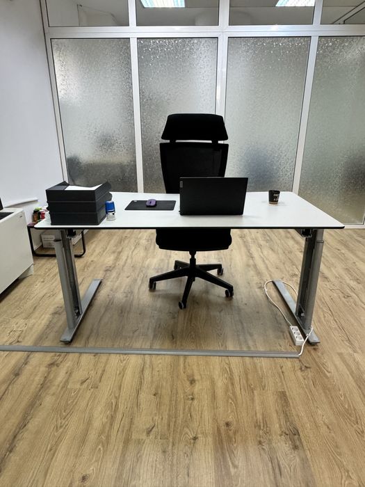 Birou directorial reglabil pe inaltime