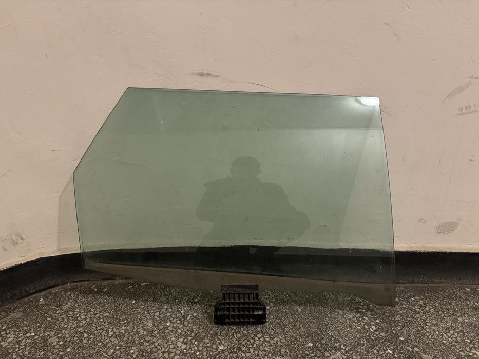 Стъкла за ауди а4