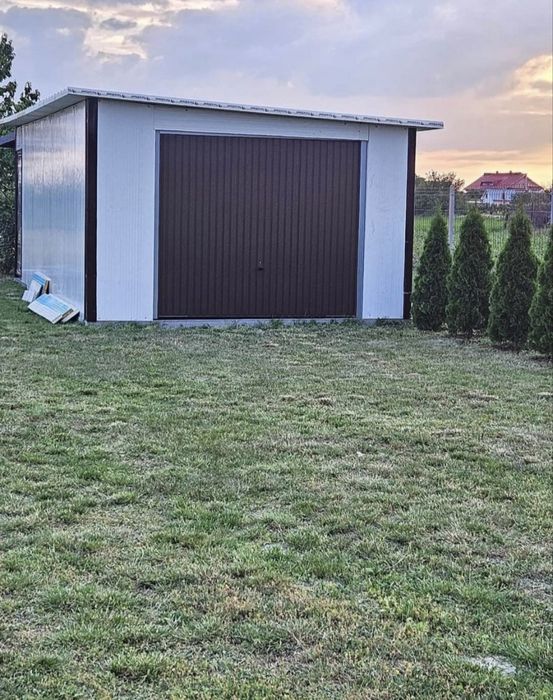 Garaje auto pe atructura metalica