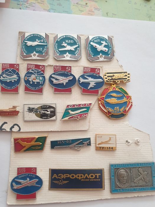 Нова цена Лот бойни руски значки!