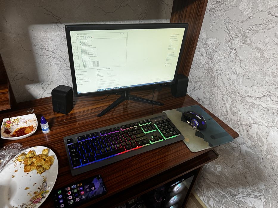 Stol kompyuteri. Столный компютер