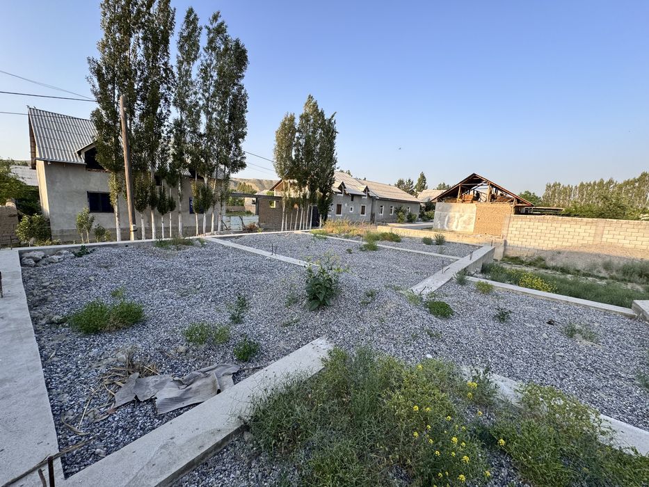 Ер участка сотилади