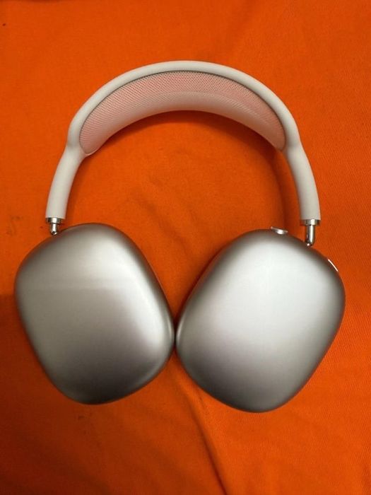 Vand casti Airpods Max