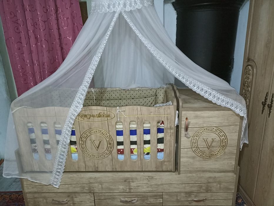 Bolalar yotogʻi (детский кровать)