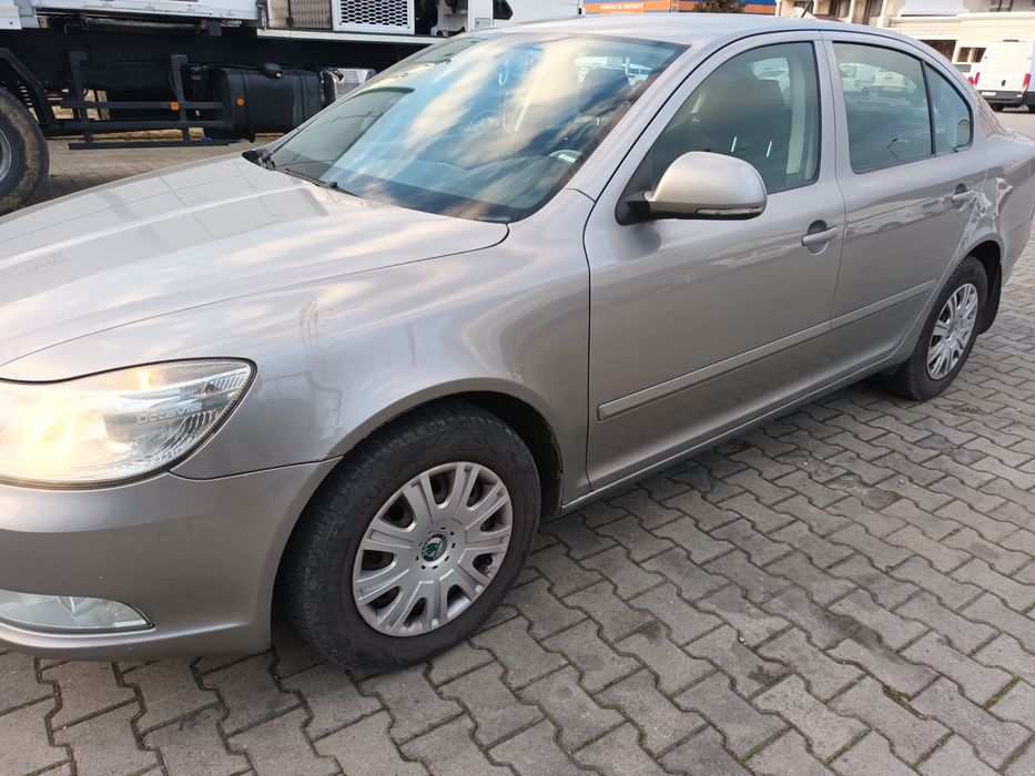Skoda octavia 2 facelift 1.8 Tsi schimb cu LOGAN 1.2 GAZ FABRICA