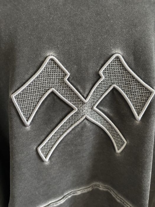 Luda hoodie много запазено!