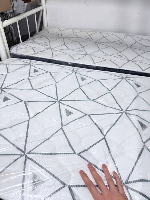 Продается отличном состоянии железный кровать.