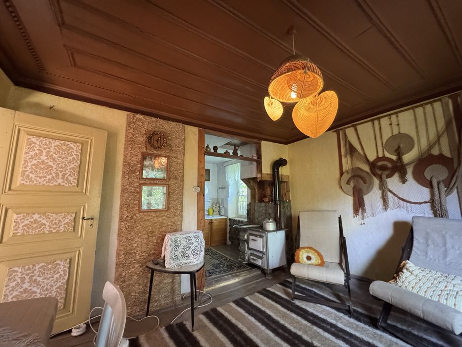 Продава къща в с. Долно Сахране, общ. Павел баня