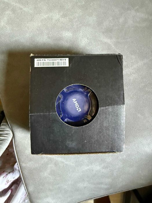 AMD original cooler (yangi)