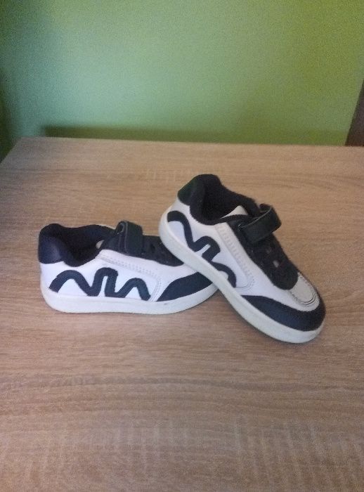 Adidasi bebe stare bună