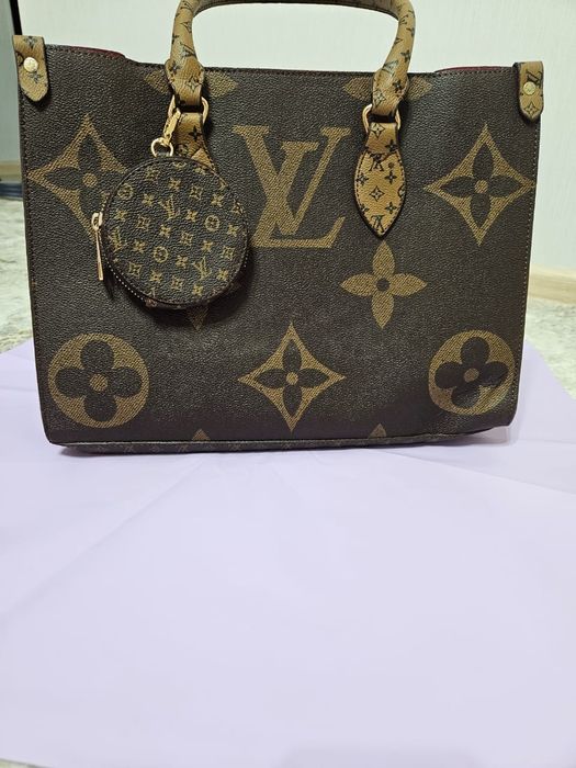 Продается нижнее белье, сумочки
 ОТДАМ