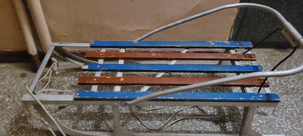 Продам Санки б/у.