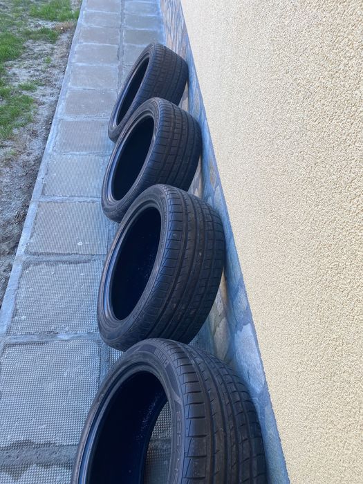 4бр. Летни гуми MOMO 235/45 R17