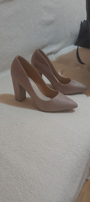 Pantofi roz pudra de gala