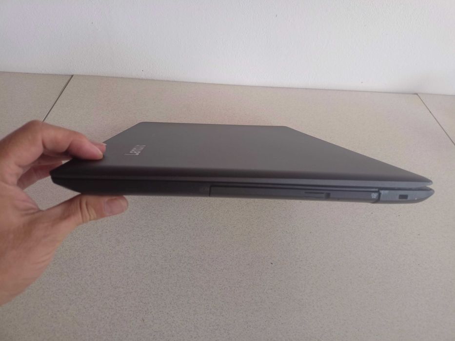 Laptop Lenovo V110 display 17,3 Pentium 4415u ram 4ddr4 SSD Baterie 2H