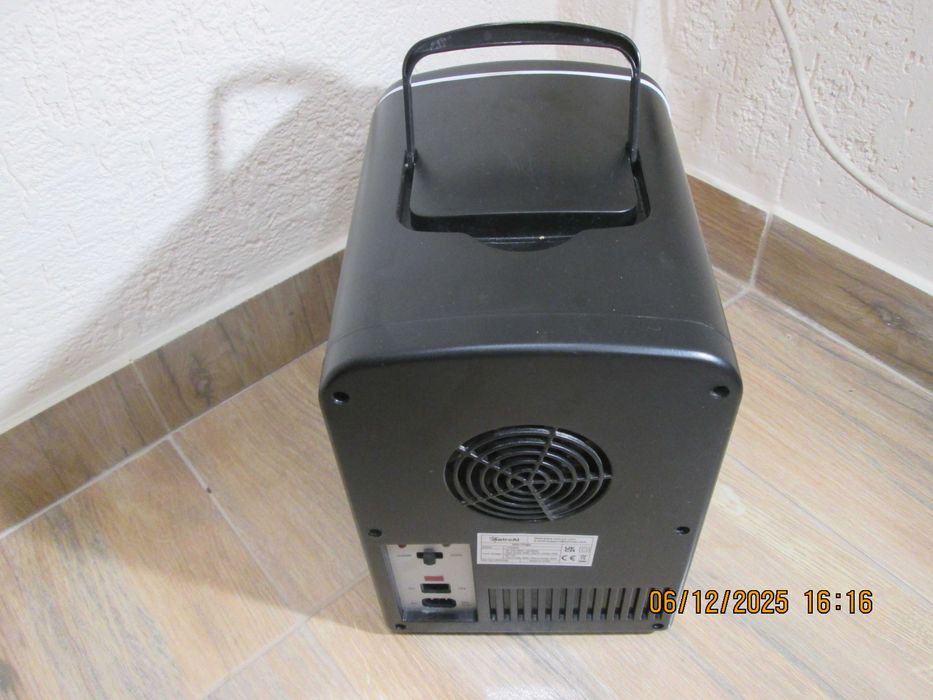 мини  хладилник -охладител/отоплител