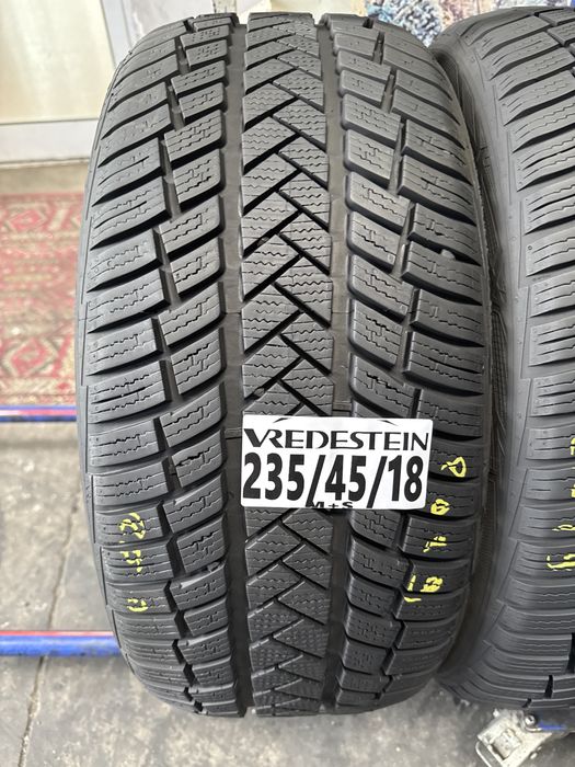 235/45/18 Vredestein M+S
