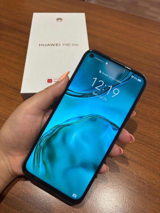 Телефон Huawei P40 lite