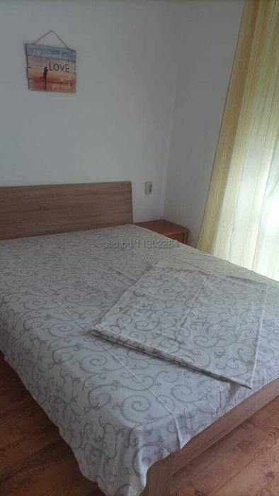 Продавам тристаен апартаметн в Сарафово - снимка 2