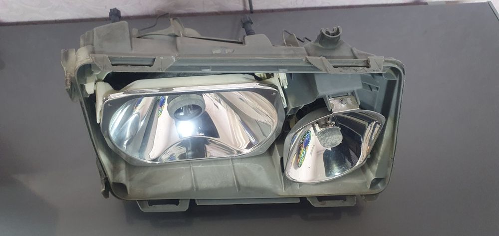 Фара на 124 Mercedes-Benz