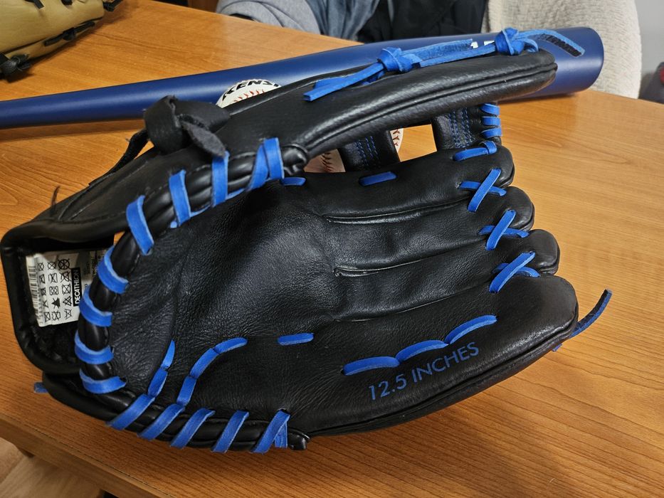 Set Baseball Bâtă + 2 Mănuși + 2 Mingi