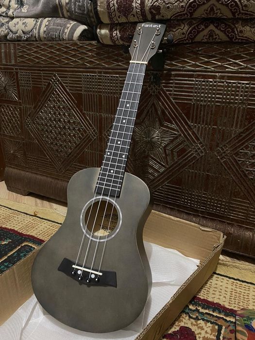 Гитара укулеле в хорошем качестве