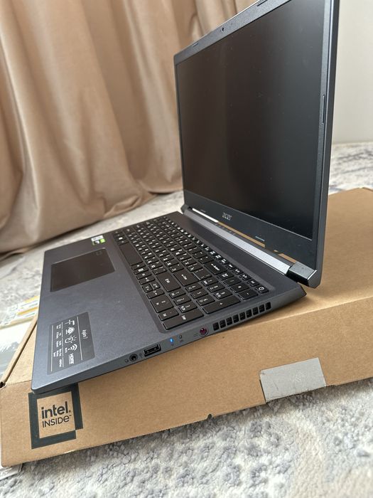 Игровой ноутбук Aser Aspire7