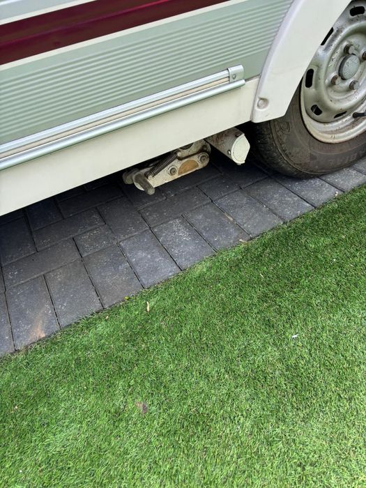 Rulotă Lunar XL2000 525 - 4/5 locuri  - FĂRĂ UMEZEALĂ