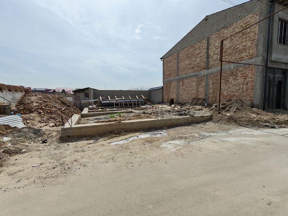 Xasanboy yer sotiladi 2.2 sotux fundament quyilgan Proyektlari tayor
