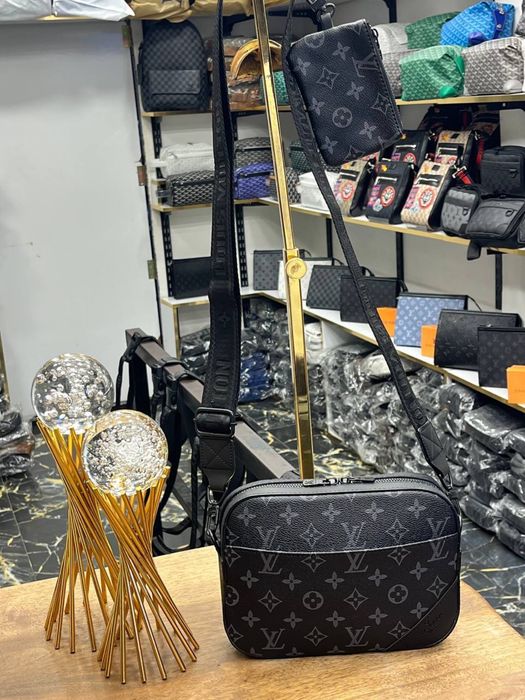 Мъжка чанта / Мъжки чанти Louis Vuitton